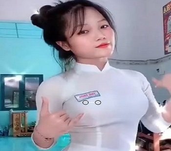 Em gái TPHT thủ dâm ai thấy cũng thèm